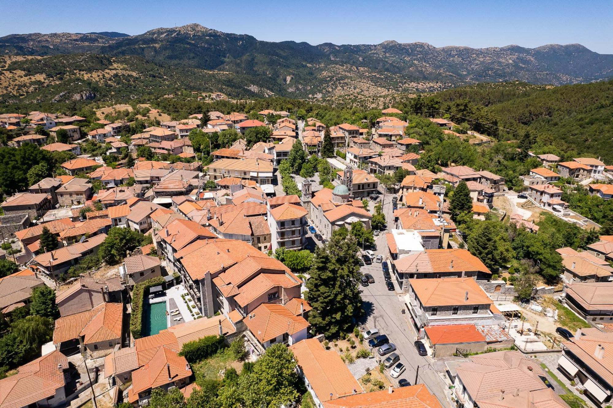 Natura Hotel Vitina Bagian luar foto