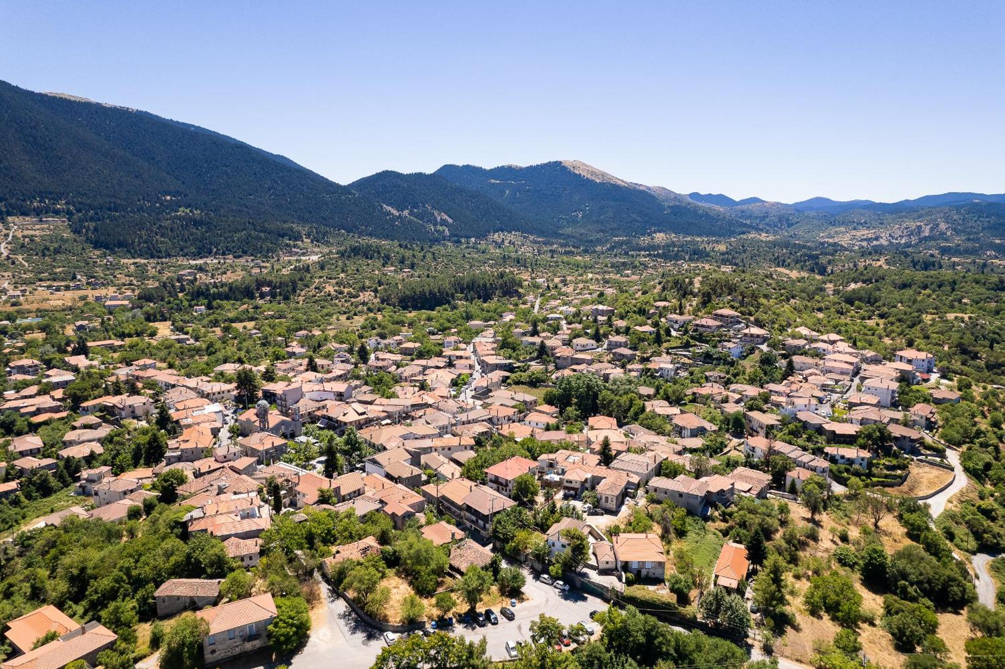 Natura Hotel Vitina Bagian luar foto