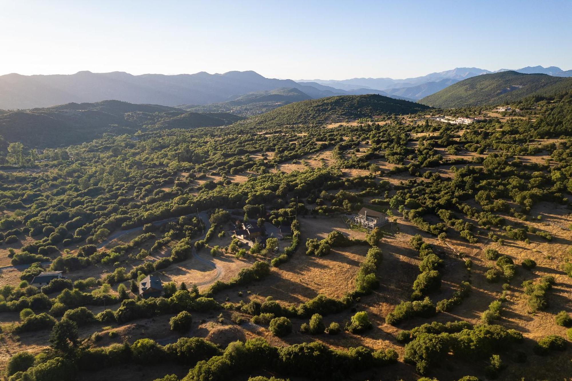 Natura Hotel Vitina Bagian luar foto