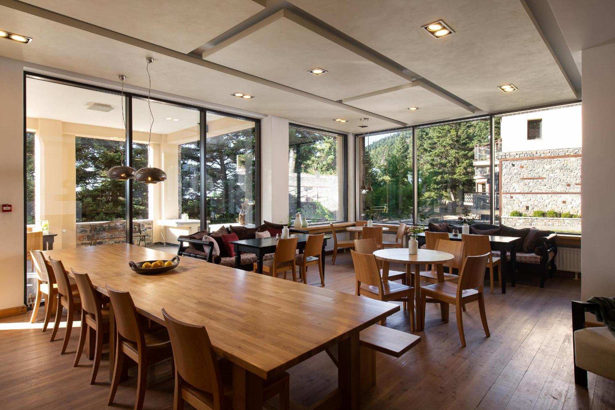 Natura Hotel Vitina Bagian luar foto