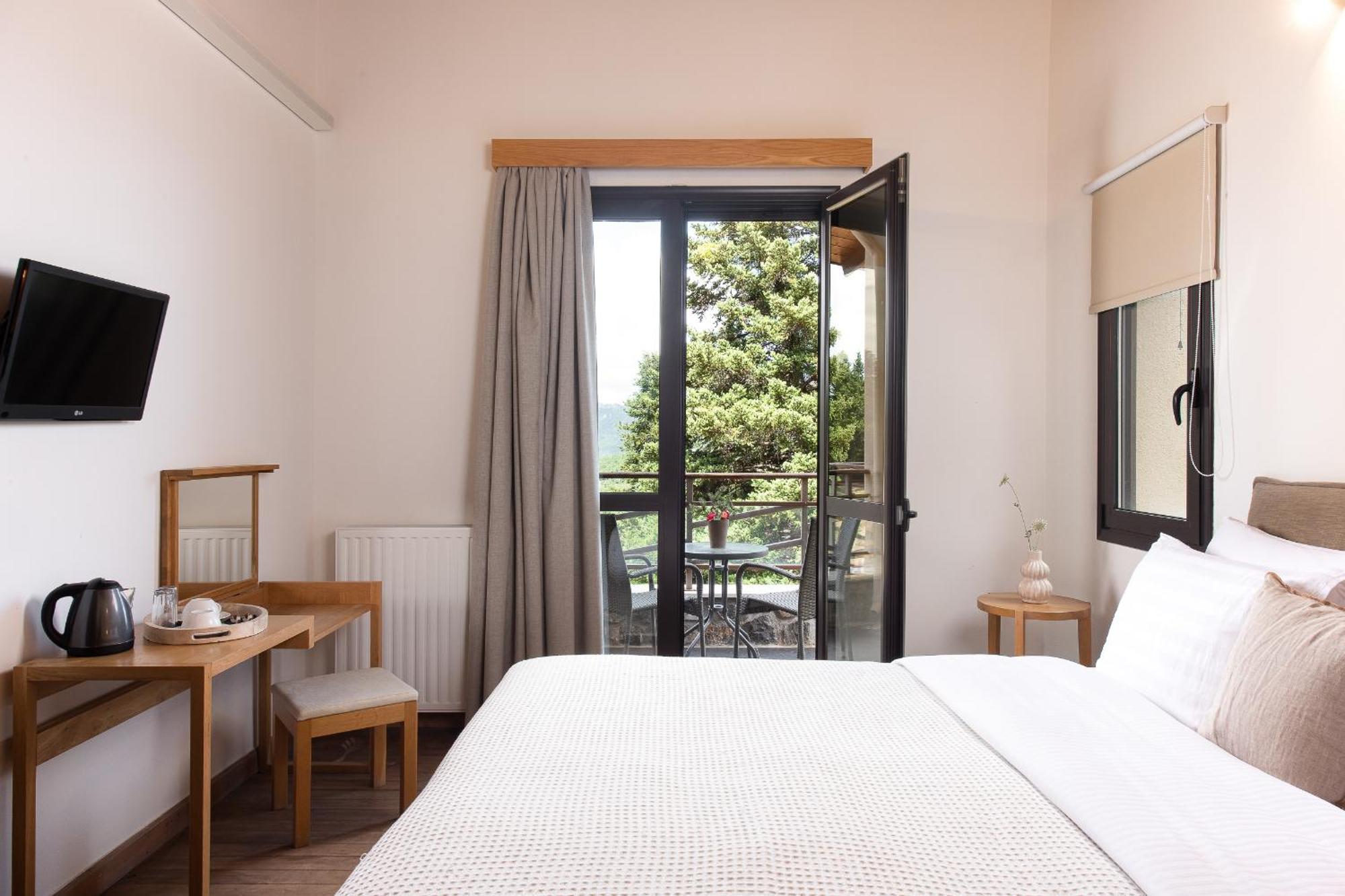 Natura Hotel Vitina Bagian luar foto