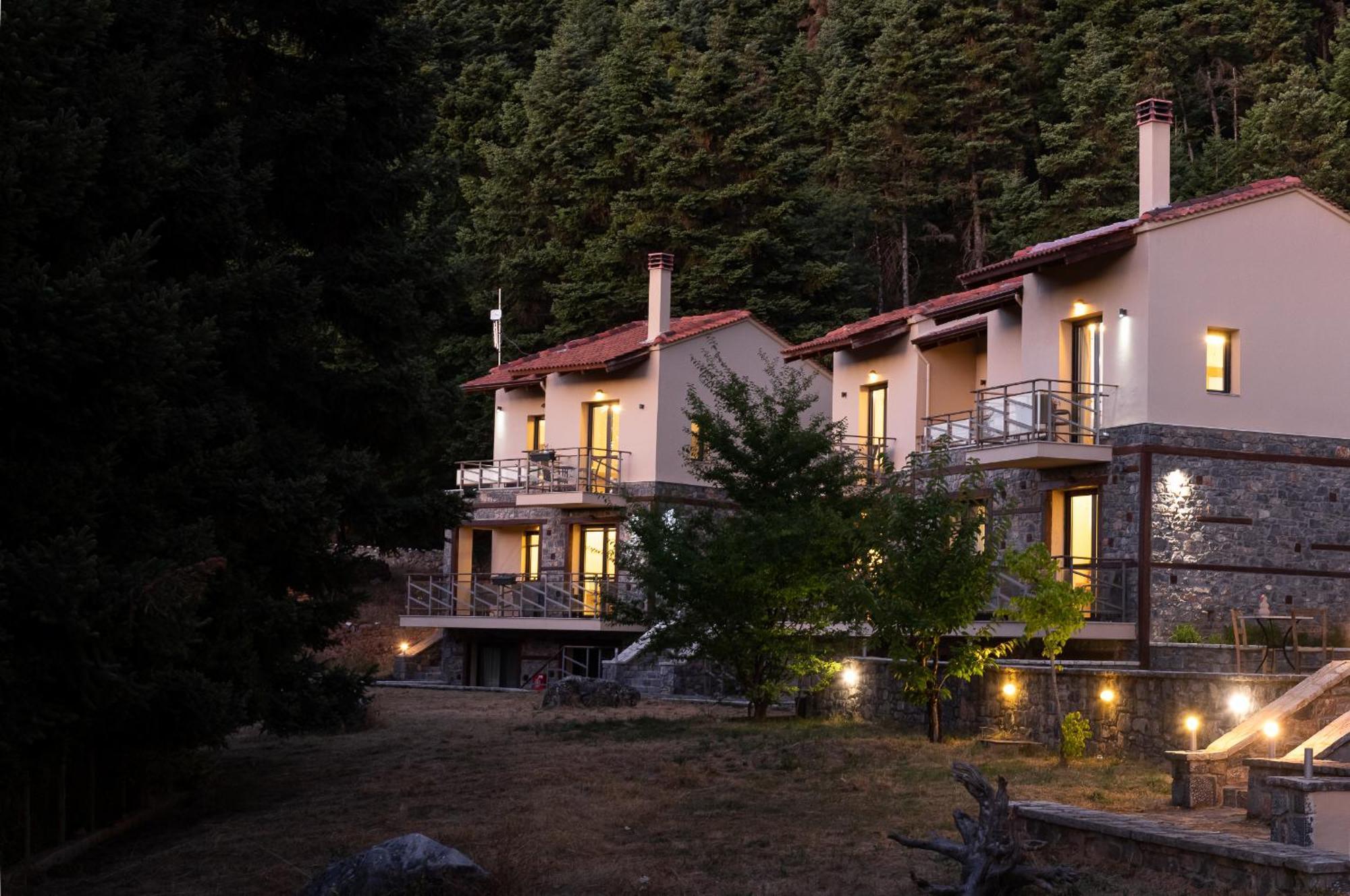 Natura Hotel Vitina Bagian luar foto